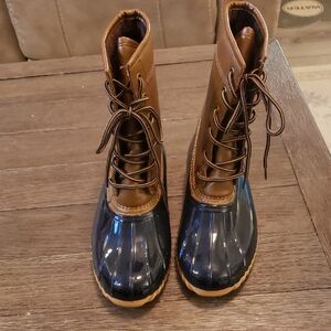 Sporto Tan and Black Duck Boots 8.5
